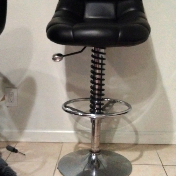 Seat - Picture 1 of 2